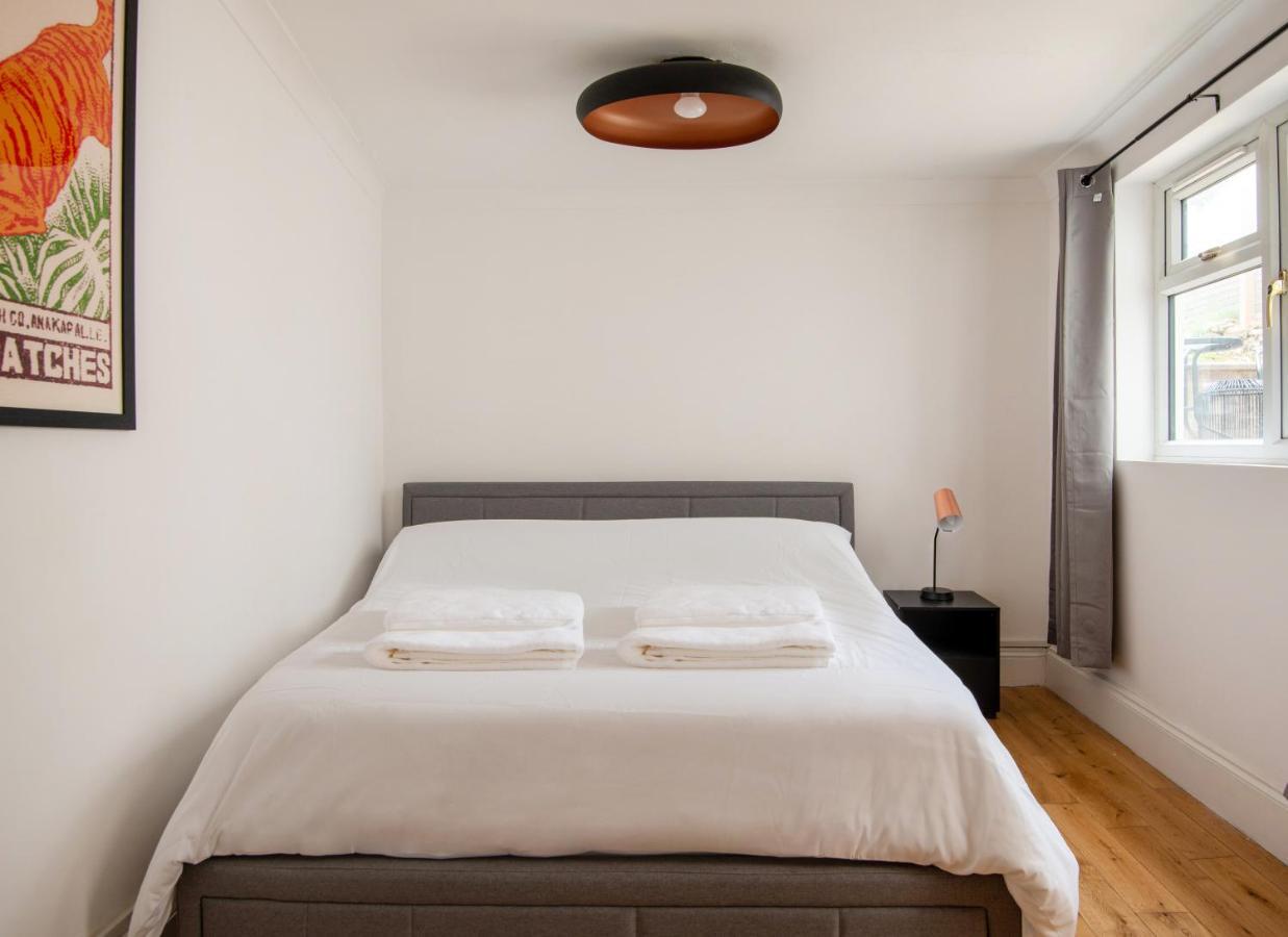 -Newly Refurbished- Stylish Apartment 5 Minutes From Station W Garden Brighton ภายนอก รูปภาพ