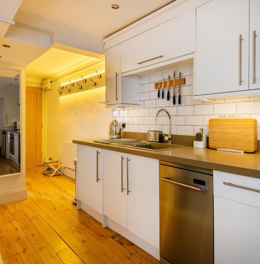 -Newly Refurbished- Stylish Apartment 5 Minutes From Station W Garden Brighton ภายนอก รูปภาพ