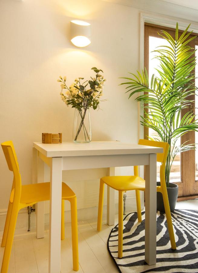 -Newly Refurbished- Stylish Apartment 5 Minutes From Station W Garden Brighton ภายนอก รูปภาพ